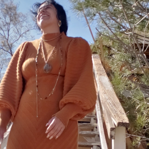 Poshmark - Picture 7 of 8